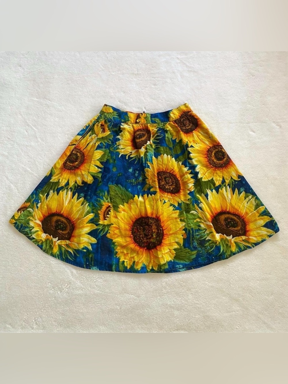 Vintage?? Retrolicious Sunflower Print above the knee / knee length skirt S
